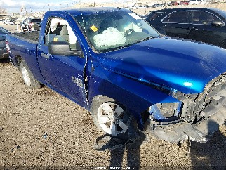 2019 Ram 1500, VIN 3C6JR6AG6KG635920. Zdjęcie 1 z 6 z aukcji IAAI. Katalog aut z USA OpenDataCar.