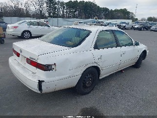1999 Toyota Camry, VIN JT2BG22K1X0323278. Zdjęcie 4 z 6 z aukcji IAAI. Katalog aut z USA OpenDataCar.