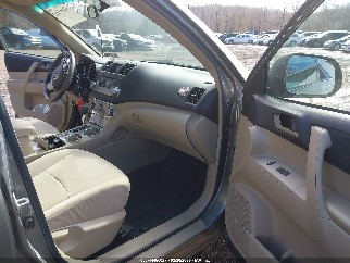 2011 Toyota Highlander, VIN 5TDBK3EH1BS089063. Photo 5 of 6 from IAAI auction. OpenDataCar US salvage catalog.