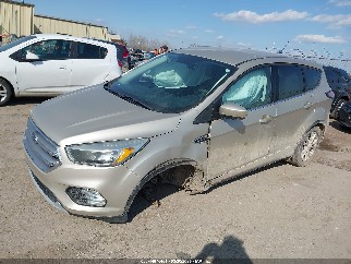 2017 Ford Escape, VIN 1FMCU9GD1HUD09409. Zdjęcie 2 z 6 z aukcji IAAI. Katalog aut z USA OpenDataCar.