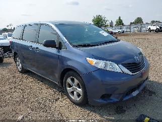 2015 Toyota Sienna, VIN 5TDZK3DC4FS674729. Фото 1 з 6 з аукціону IAAI. Каталог авто зі США OpenDataCar.