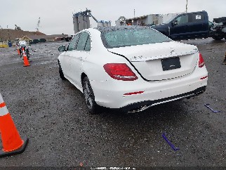 2017 Mercedes-benz E-Class, VIN WDDZF4KB8HA067338. Фото 3 з 6 з аукціону IAAI. Каталог авто зі США OpenDataCar.
