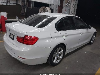 2015 Bmw 3 Series, VIN WBA3C1C58FK119474. Zdjęcie 4 z 6 z aukcji IAAI. Katalog aut z USA OpenDataCar.