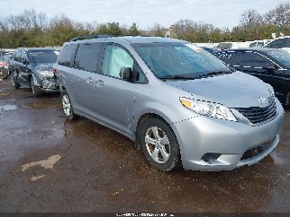 2017 Toyota Sienna, VIN 5TDKZ3DC5HS789663. Фото 1 з 6 з аукціону IAAI. Каталог авто зі США OpenDataCar.