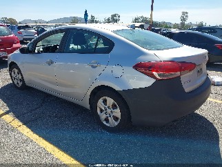 2017 Kia Forte, VIN 3KPFK4A79HE115044. Zdjęcie 3 z 6 z aukcji IAAI. Katalog aut z USA OpenDataCar.