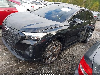 2024 Audi Q4 e-tron, VIN WA1L2BFZ0RP030428. Фото 2 из 6 с аукциона IAAI. Каталог авто из США OpenDataCar.