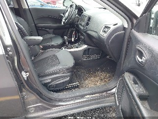 2017 Jeep Compass, VIN 3C4NJDBB5HT660753. Фото 5 из 6 с аукциона IAAI. Каталог авто из США OpenDataCar.