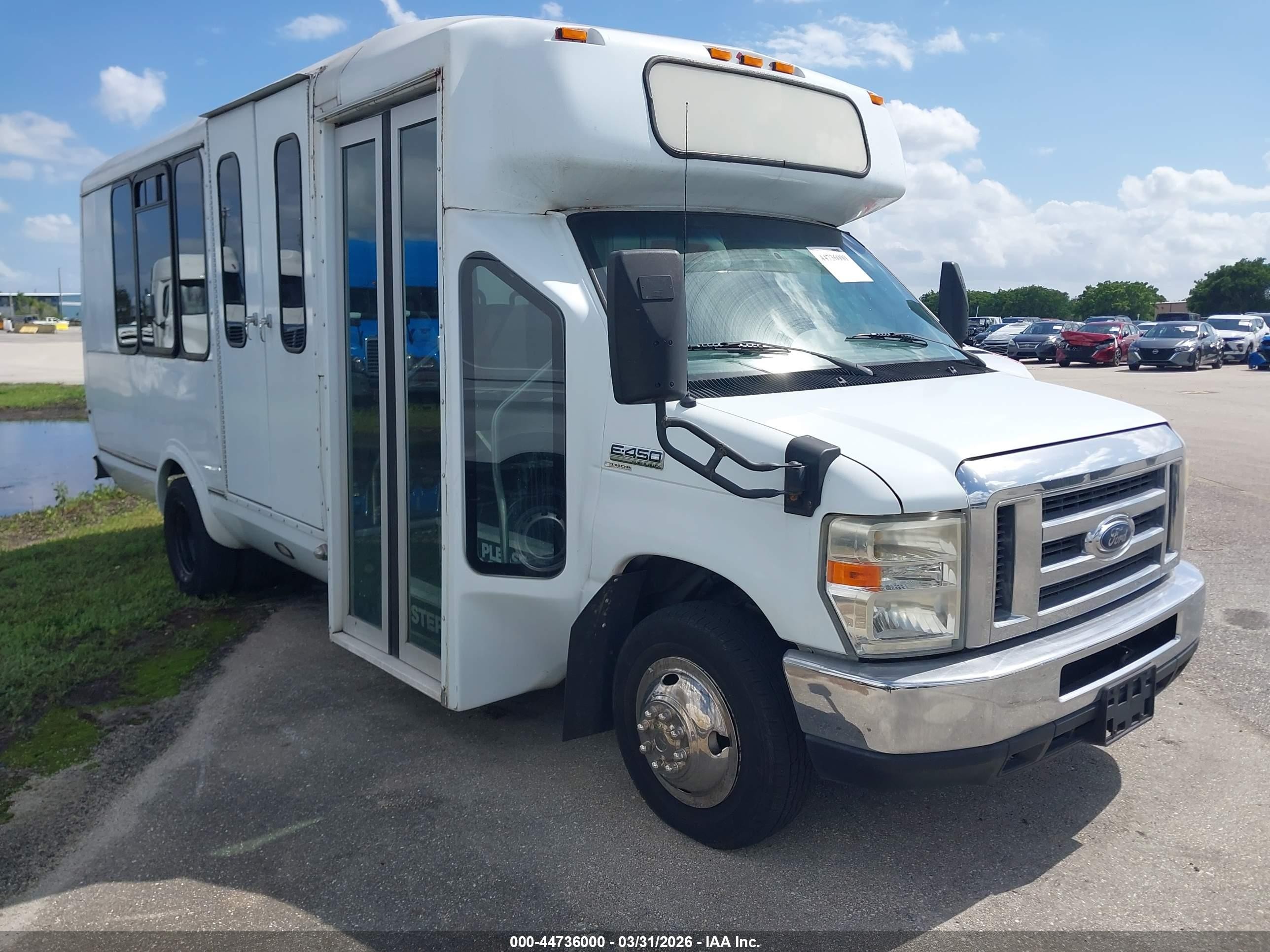 2011 Ford E-450