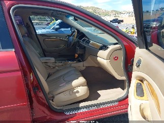 2000 Jaguar S-Type, VIN SAJDA01C4YFL35893. Фото 5 из 6 с аукциона IAAI. Каталог авто из США OpenDataCar.