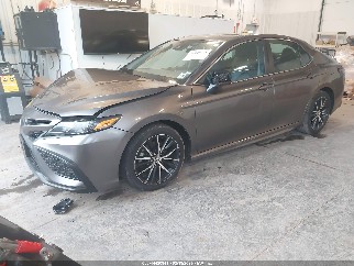 2021 Toyota Camry, VIN 4T1G11AK8MU480462. Фото 2 з 6 з аукціону IAAI. Каталог авто зі США OpenDataCar.