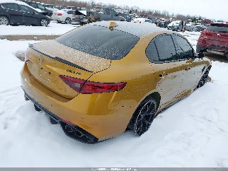 2022 Alfa romeo Giulia, VIN ZARFAMEV9N7656155. Фото 4 з 6 з аукціону IAAI. Каталог авто зі США OpenDataCar.