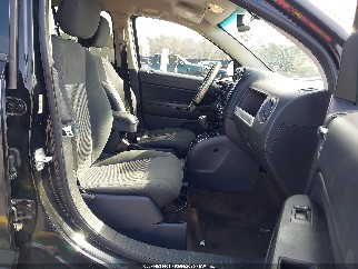 2016 Jeep Compass, VIN 1C4NJCBAXGD560928. Фото 5 из 6 с аукциона IAAI. Каталог авто из США OpenDataCar.