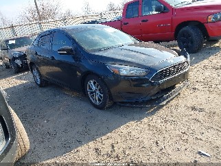 2015 Ford Focus, VIN 1FADP3F24FL230015. Zdjęcie 1 z 6 z aukcji IAAI. Katalog aut z USA OpenDataCar.