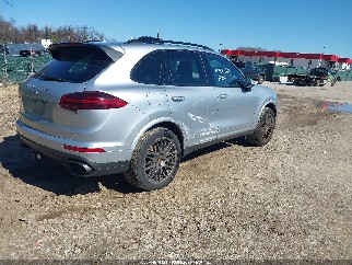 2017 Porsche Cayenne, VIN WP1AA2A23HKA84228. Фото 4 з 6 з аукціону IAAI. Каталог авто зі США OpenDataCar.