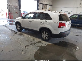 2013 Kia Sorento, VIN 5XYKT4A23DG376831. Фото 3 з 6 з аукціону IAAI. Каталог авто зі США OpenDataCar.