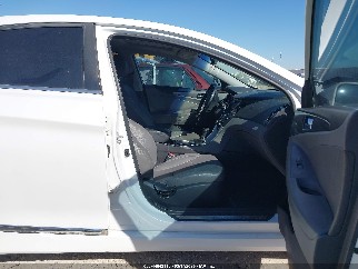 2015 Hyundai Sonata Hybrid, VIN KMHEC4A45FA133082. Фото 5 з 6 з аукціону IAAI. Каталог авто зі США OpenDataCar.