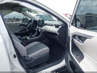 2021 Toyota RAV4, VIN 2T3W1RFV2MC164125. Zdjęcie 5 z 6 z aukcji IAAI. Katalog aut z USA OpenDataCar.