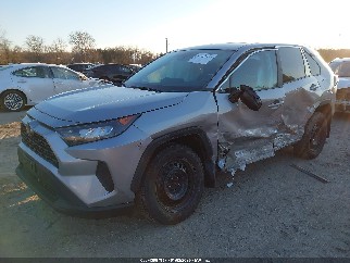 2022 Toyota RAV4, VIN 2T3F1RFV8NW327800. Фото 2 з 6 з аукціону IAAI. Каталог авто зі США OpenDataCar.