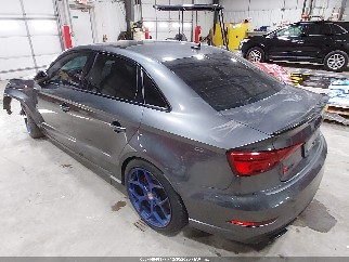 2019 Audi RS3, VIN WUABWGFF0KA905933. Фото 3 из 6 с аукциона IAAI. Каталог авто из США OpenDataCar.