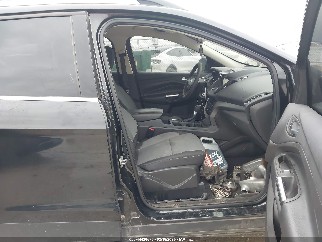 2017 Ford Escape, VIN 1FMCU0GD8HUD38109. Фото 5 з 6 з аукціону IAAI. Каталог авто зі США OpenDataCar.