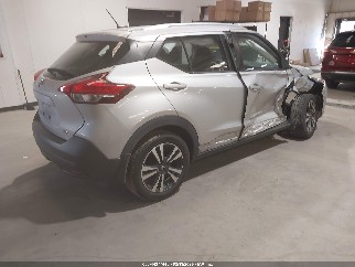 2019 Nissan Kicks, VIN 3N1CP5CU0KL483759. Фото 4 з 6 з аукціону IAAI. Каталог авто зі США OpenDataCar.