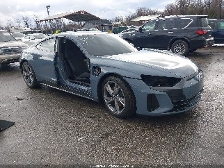 2023 Audi e-tron GT, VIN WAUFJBFW0P7002764. Фото 1 з 6 з аукціону IAAI. Каталог авто зі США OpenDataCar.