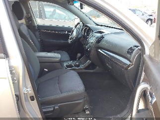 2012 Kia Sorento, VIN 5XYKTCA60CG190823. Фото 5 из 6 с аукциона IAAI. Каталог авто из США OpenDataCar.