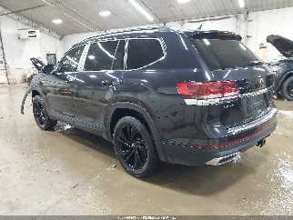 2022 Volkswagen Atlas, VIN 1V2HR2CA8NC557896. Photo 3 of 6 from IAAI auction. OpenDataCar US salvage catalog.