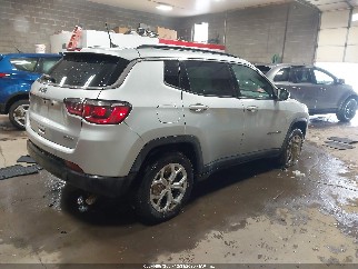 2024 Jeep Compass, VIN 3C4NJDBN8RT113889. Фото 4 з 6 з аукціону IAAI. Каталог авто зі США OpenDataCar.