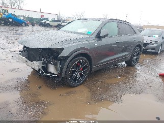 2021 Audi Q8, VIN WA1EVAF19MD007860. Фото 2 з 6 з аукціону IAAI. Каталог авто зі США OpenDataCar.