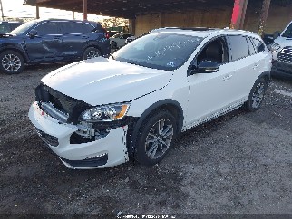2018 Volvo V60 Cross Country, VIN YV440MWK7J2056800. Фото 2 из 6 с аукциона IAAI. Каталог авто из США OpenDataCar.