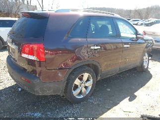 2012 Kia Sorento, VIN 5XYKU4A61CG208006. Фото 4 з 6 з аукціону IAAI. Каталог авто зі США OpenDataCar.