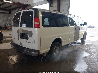 2004 Chevrolet Express 2500, VIN 1GAHG39U441210924. Фото 4 з 6 з аукціону IAAI. Каталог авто зі США OpenDataCar.