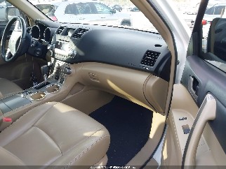 2011 Toyota Highlander, VIN 5TDBK3EHXBS075968. Photo 5 of 6 from IAAI auction. OpenDataCar US salvage catalog.