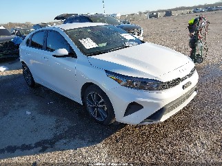 2024 Kia Forte, VIN 3KPF24AD2RE817147. Фото 1 з 6 з аукціону IAAI. Каталог авто зі США OpenDataCar.