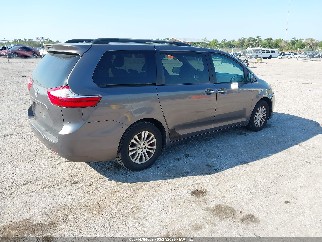 2015 Toyota Sienna, VIN 5TDYK3DC6FS559318. Фото 4 з 6 з аукціону IAAI. Каталог авто зі США OpenDataCar.