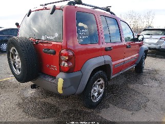 2005 Jeep Liberty, VIN 1J4GL48K95W618564. Фото 4 из 6 с аукциона IAAI. Каталог авто из США OpenDataCar.
