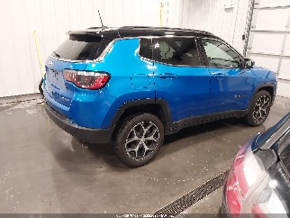 2024 Jeep Compass, VIN 3C4NJDCN0RT157738. Фото 4 з 6 з аукціону IAAI. Каталог авто зі США OpenDataCar.