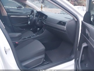 2019 Volkswagen Jetta, VIN 3VWC57BU6KM130126. Фото 5 з 6 з аукціону IAAI. Каталог авто зі США OpenDataCar.