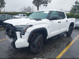 2026 Toyota Tundra, VIN 5TFPC5DB0TX114378. Фото 2 з 6 з аукціону IAAI. Каталог авто зі США OpenDataCar.