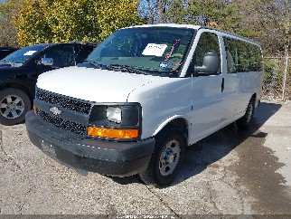 2004 Chevrolet Express 2500, VIN 1GCEG15X841195617. Фото 2 з 6 з аукціону IAAI. Каталог авто зі США OpenDataCar.