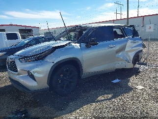 2022 Toyota Highlander, VIN 5TDZZRAH1NS125261. Фото 2 з 6 з аукціону IAAI. Каталог авто зі США OpenDataCar.