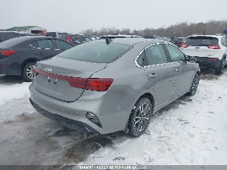 2024 Kia Forte, VIN 3KPF34AD2RE782560. Фото 4 з 6 з аукціону IAAI. Каталог авто зі США OpenDataCar.