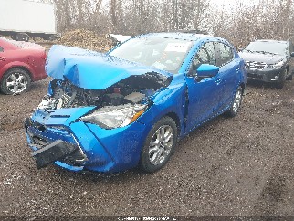 2018 Toyota Yaris, VIN 3MYDLBYV2JY325018. Фото 2 з 6 з аукціону IAAI. Каталог авто зі США OpenDataCar.