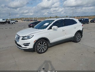 2019 Lincoln MKC, VIN 5LMCJ3C99KUL38880. Фото 2 з 6 з аукціону IAAI. Каталог авто зі США OpenDataCar.