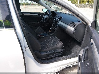 2016 Volkswagen Passat, VIN 1VWAT7A39GC010223. Фото 5 з 6 з аукціону IAAI. Каталог авто зі США OpenDataCar.