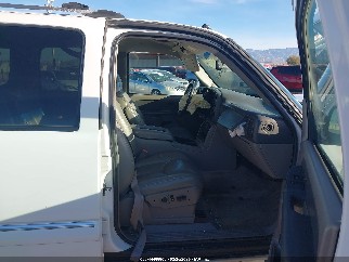 2003 Chevrolet Suburban 2500, VIN 3GNGK26G53G208200. Фото 5 из 6 с аукциона IAAI. Каталог авто из США OpenDataCar.