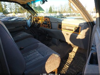 1995 Dodge Ram 2500, VIN 1B7KF26C5SS331975. Фото 5 з 6 з аукціону IAAI. Каталог авто зі США OpenDataCar.