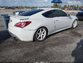 2013 Hyundai Genesis, VIN KMHHU6KJ0DU094066. Фото 4 з 6 з аукціону IAAI. Каталог авто зі США OpenDataCar.