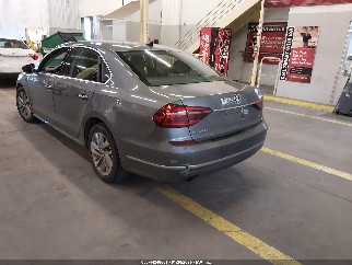 2018 Volkswagen Passat, VIN 1VWBA7A32JC010808. Фото 3 з 6 з аукціону IAAI. Каталог авто зі США OpenDataCar.